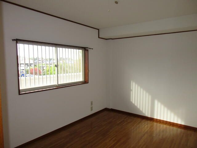 ��ʌ��@�c�s�厚���l�̃A�p�[�g�̂��̑������E�X�y�[�X