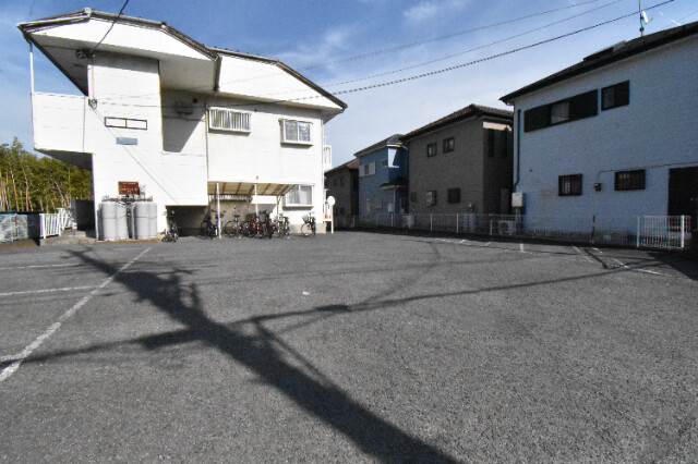 ��ʌ��@�c�s�厚���l�̃A�p�[�g�̒��ԏ�