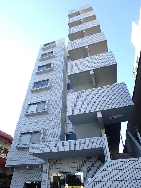 ��ʌ��������܎s��{��y�蒬�P���ڂ̃}���V�����̌����O��