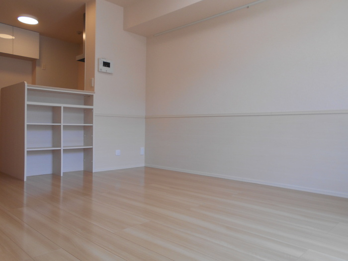 ��ʌ��z�J�s���C�N�^�E���X���ڂ̃A�p�[�g�̋��ԁE���r���O