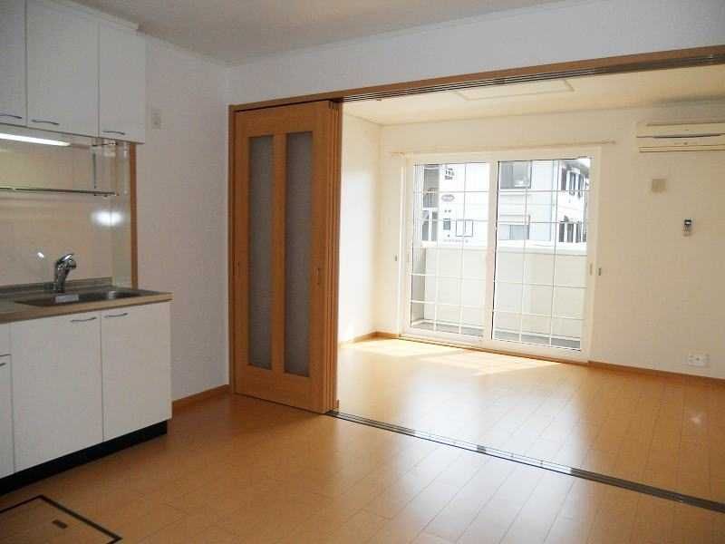 ��ʌ��������܎s��΋�약��T���ڂ̃A�p�[�g�̋��ԁE���r���O