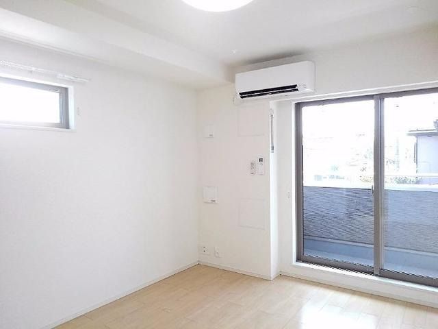 ��ʌ��z�J�s�ԎR�{���̃A�p�[�g�̋��ԁE���r���O