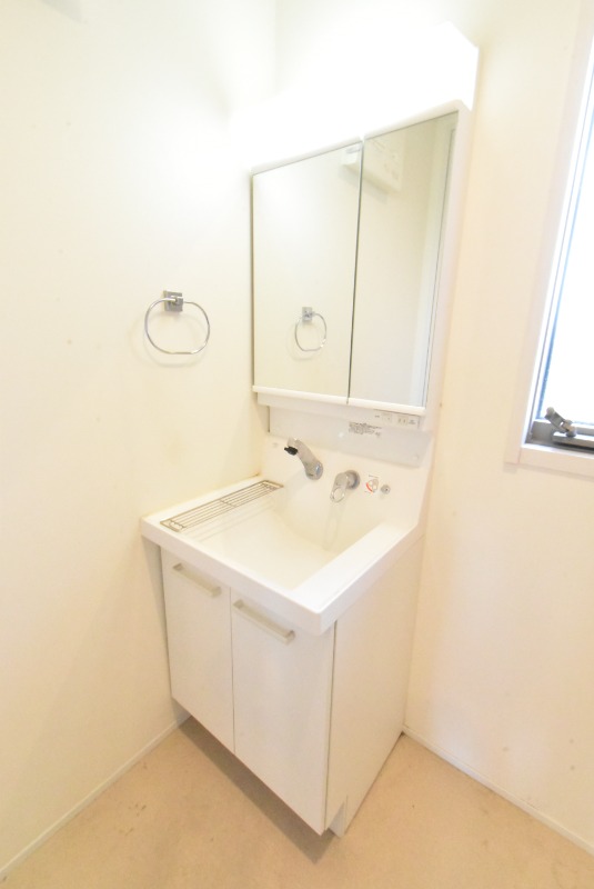 ��ʌ��z�J�s�听���W���ڂ̃A�p�[�g�̐��ʏ�