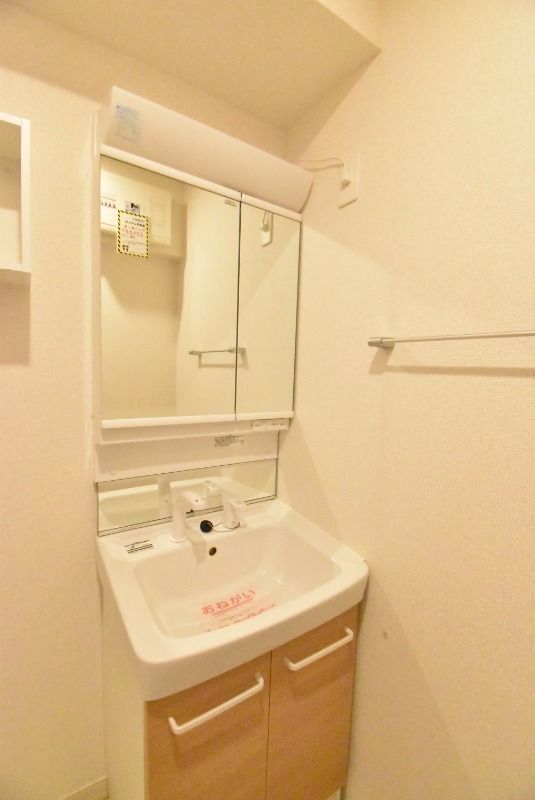 ��ʌ��z�J�s�ԎR�{���̃A�p�[�g�̐��ʏ�