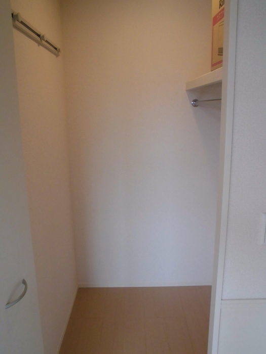 ��ʌ��z�J�s���C�N�^�E���X���ڂ̃A�p�[�g�̎��[