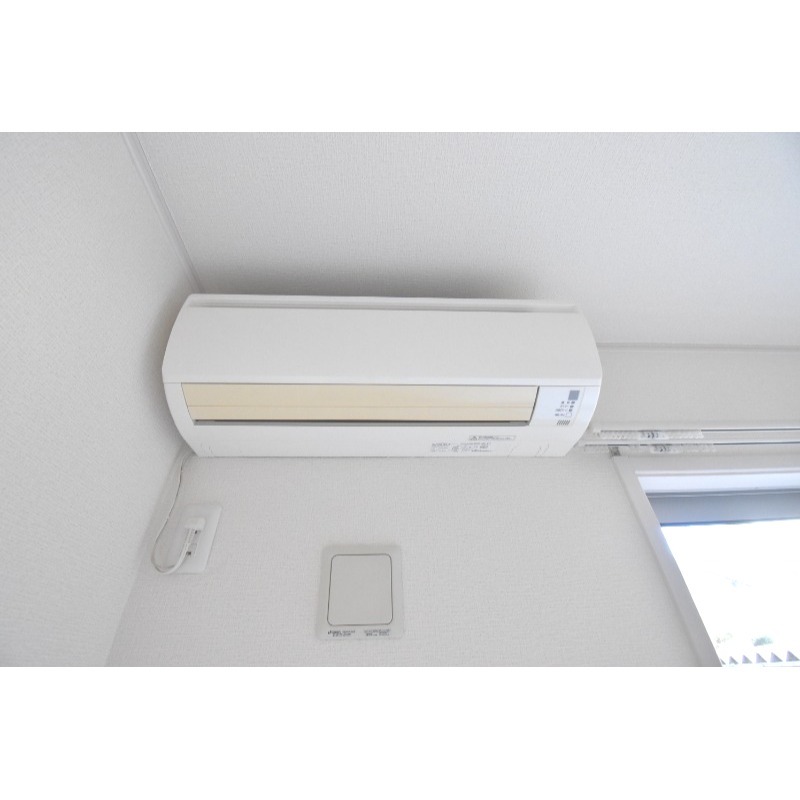 ��ʌ�����s������R���ڂ̃A�p�[�g�̂��̑��ݔ�