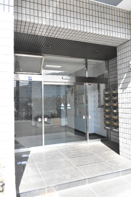 ��ʌ��n�s�ˉz�P���ڂ̃}���V�����̃G���g�����X