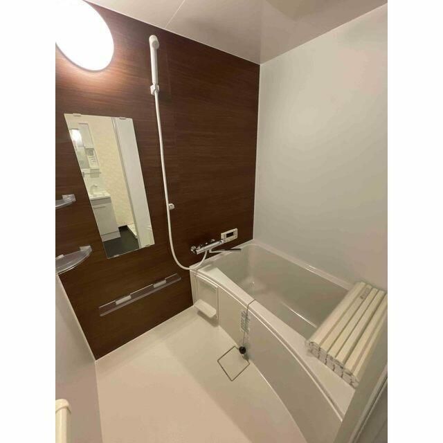 ��ʌ�����s�厚�ؑ]�C�̃}���V�����̃o�X