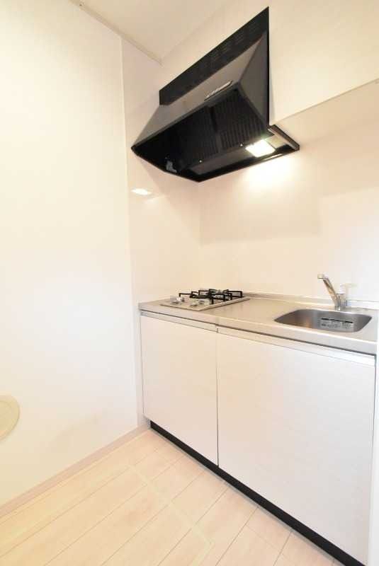 ��ʌ������s�����R���ڂ̃A�p�[�g�̃L�b�`��