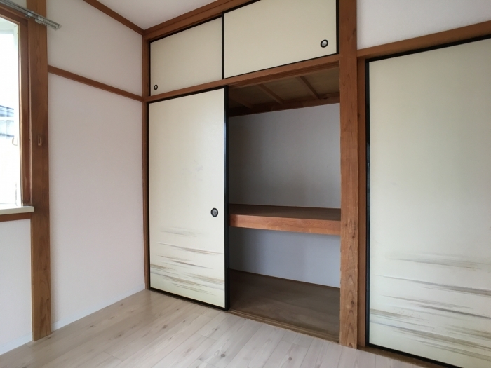 ��ʌ�����s�厚����O�̃A�p�[�g�̎��[