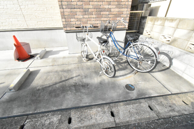 ��ʌ������s�����R���ڂ̃A�p�[�g�̂��̑�