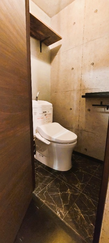 ��ʌ��������܎s�����攪���q�Q���ڂ̈�ˌ��Ẵg�C��