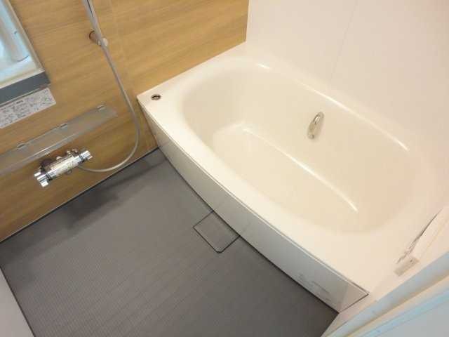 ��ʌ�����s�厚�ΐ_�̃A�p�[�g�̃o�X