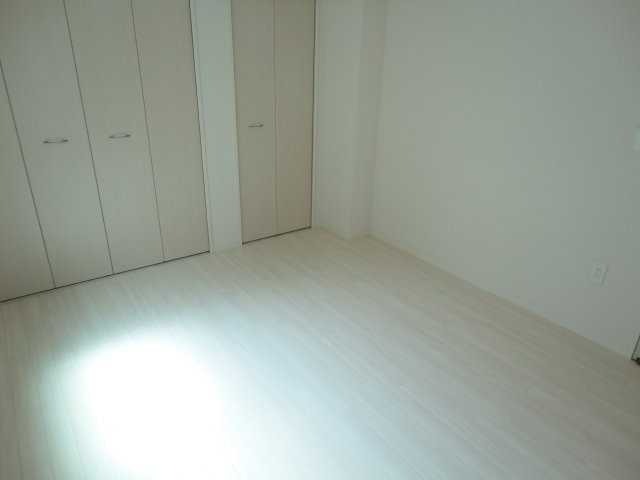 ��ʌ�����s�厚�ΐ_�̃A�p�[�g�̂��̑������E�X�y�[�X