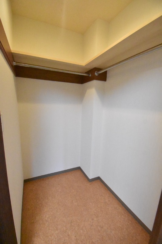 ��ʌ��������܎s�΋�厚�����̃A�p�[�g�̎��[