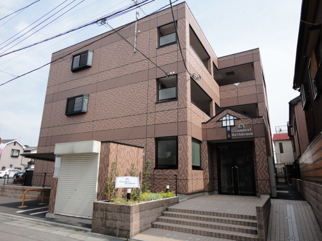 ��ʌ�����s�厚���s���т̃}���V�����̃G���g�����X