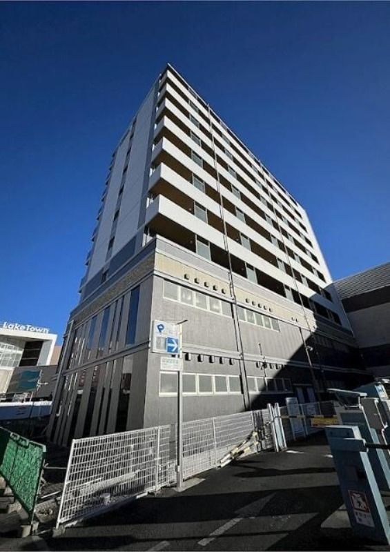 ��ʌ��z�J�s���C�N�^�E���W���ڂ̃}���V�����̌����O��