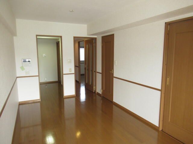 ��ʌ�����s�k����P���ڂ̃}���V�����̋��ԁE���r���O