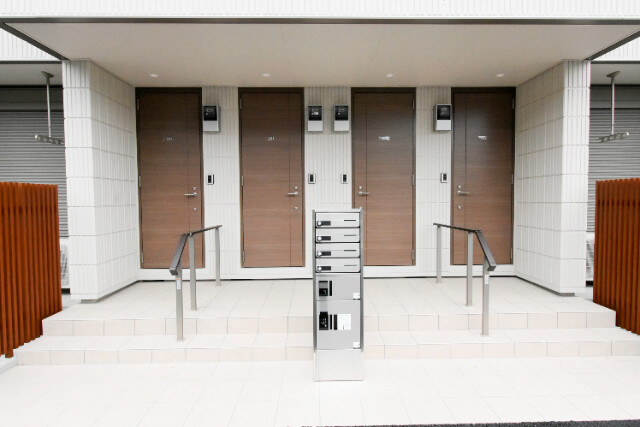 ��ʌ��F�J�s�E�Z�Ԃ̃}���V�����̃G���g�����X