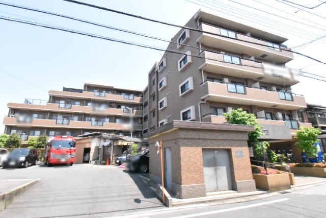 ��ʌ�����s�k����P���ڂ̃}���V�����̌����O��