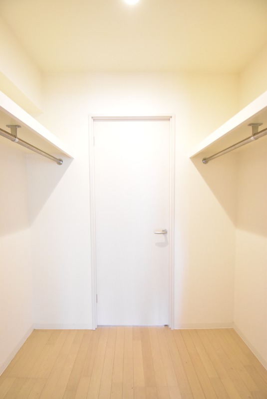 ��ʌ�����s�؂S���ڂ̃}���V�����̎��[