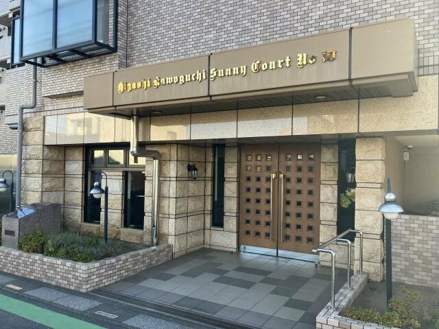 ��ʌ�����s�˒˂S���ڂ̃}���V�����̃G���g�����X