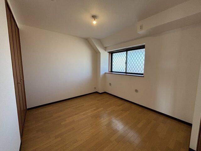 ��ʌ�����s�˒˂S���ڂ̃}���V�����̂��̑������E�X�y�[�X