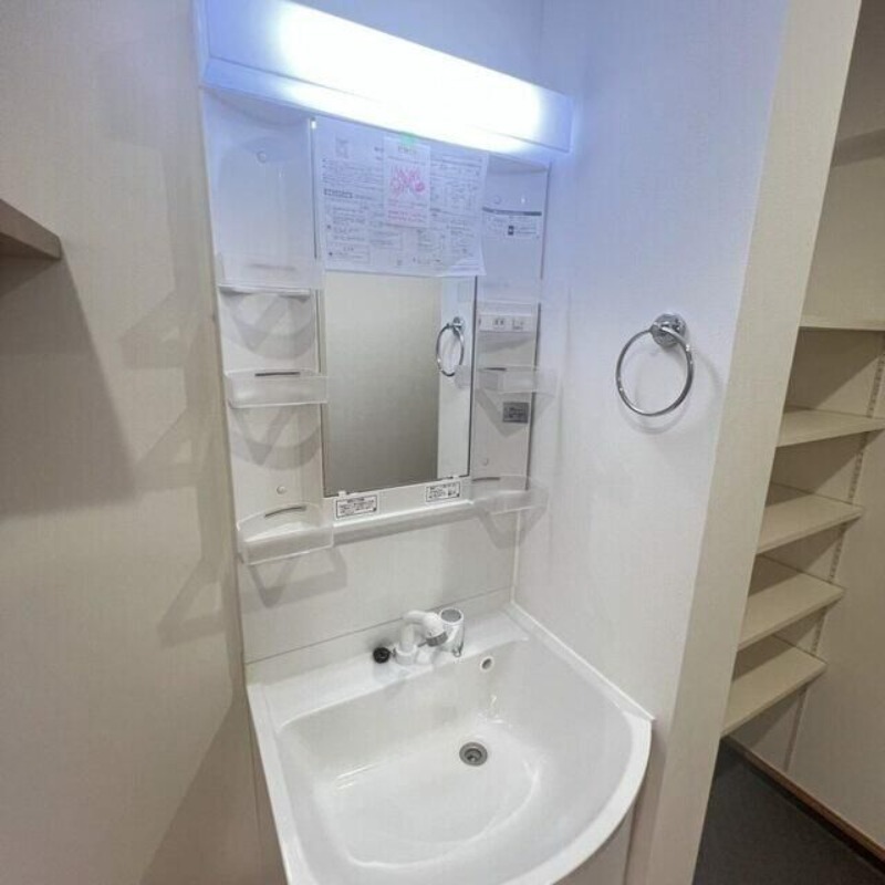 ��ʌ��������܎s����厚�w��̃A�p�[�g�̐��ʏ�