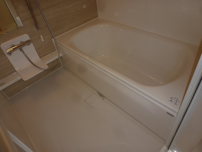 ��ʌ�����s�O�c�a�Q���ڂ̃A�p�[�g�̃o�X