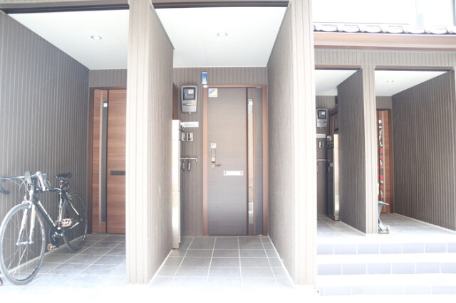 ��ʌ�����s�O�c�a�Q���ڂ̃A�p�[�g�̃G���g�����X