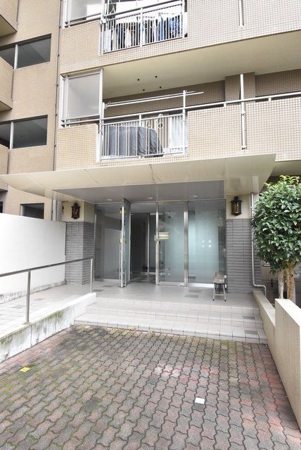 ��ʌ�����s�厚������̃}���V�����̃G���g�����X