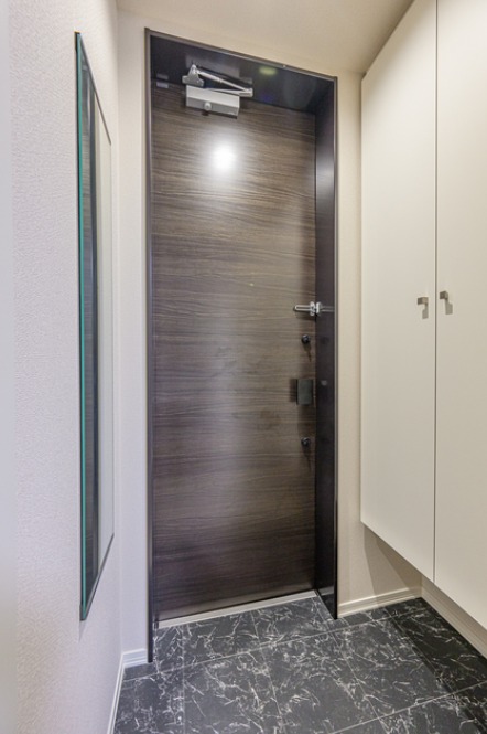 ��ʌ������s�����S���ڂ̃}���V�����̌���