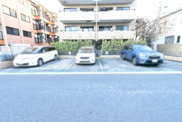 ��ʌ��������܎s�k��听���S���ڂ̃}���V�����̒��ԏ�