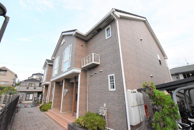 ��ʌ�����s�厚�ΐ_�̃A�p�[�g�̌����O��