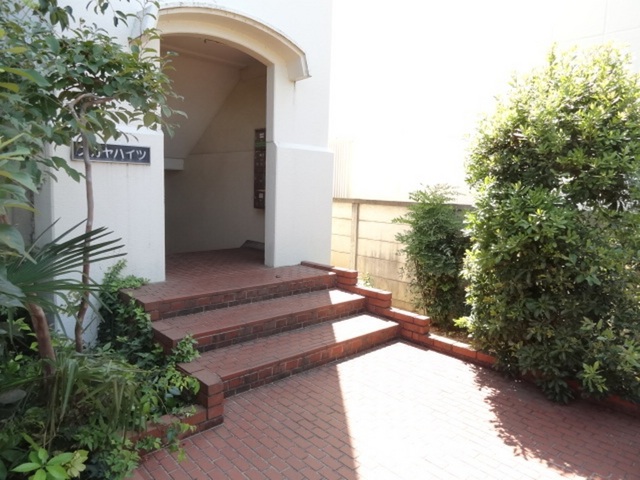 ��ʌ��������܎s������厚�쒆��̃}���V�����̃G���g�����X