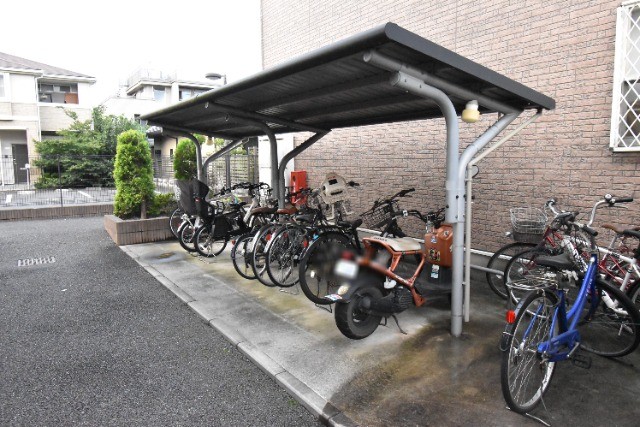 ��ʌ�����s�厚�ΐ_�̃A�p�[�g�̂��̑�