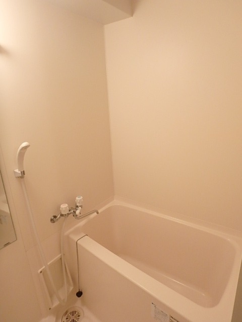 ��ʌ��������܎s�Y�a��̉ƂU���ڂ̃}���V�����̃o�X