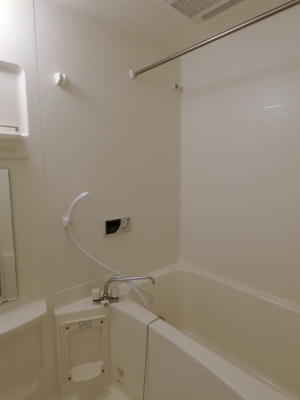 ��ʌ�����s�厚�ΐ_�̃A�p�[�g�̃o�X