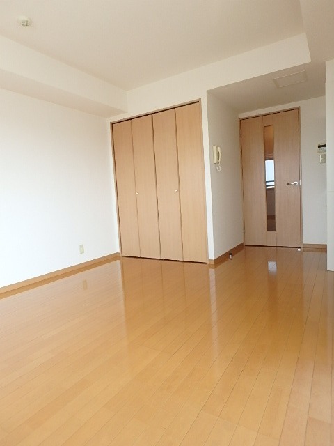 ��ʌ��������܎s�Y�a��̉ƂU���ڂ̃}���V�����̋����E���r���O