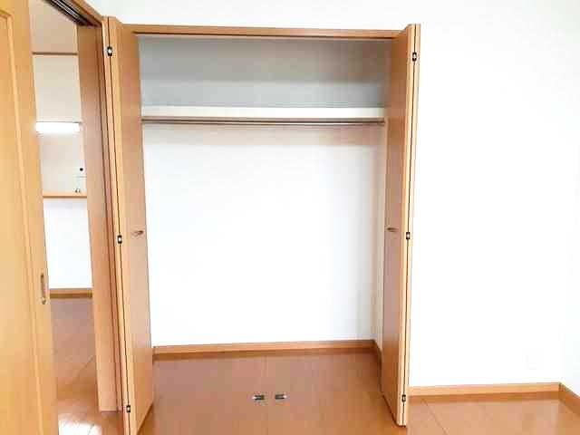 ��ʌ�����s�厚���s�̍��݂̃A�p�[�g�̎��[