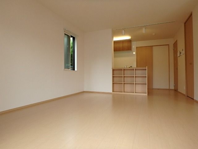 ��ʌ��������܎s��{��g�~���S���ڂ̃A�p�[�g�̋��ԁE���r���O