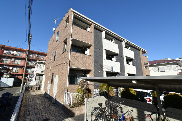 ��ʌ��������܎s��{��听���P����502�̃A�p�[�g�̌����O��