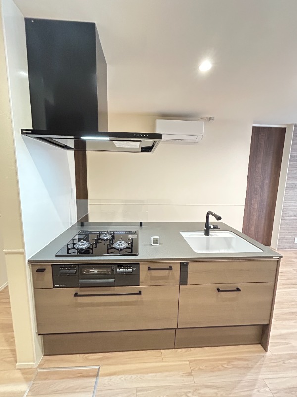 ��ʌ��������܎s��{��g�~���S���ڂ̃}���V�����̃L�b�`��