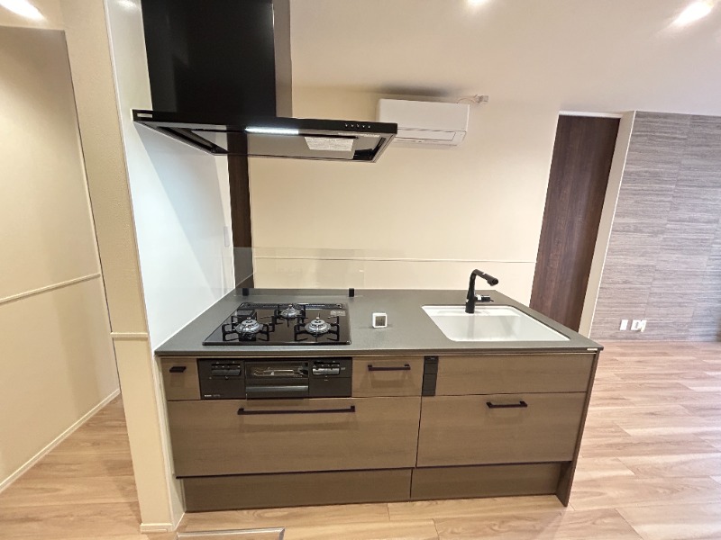 ��ʌ��������܎s��{��g�~���S���ڂ̃}���V�����̃L�b�`��