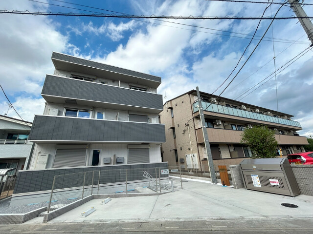 ��ʌ��������܎s���搼��{�R���ڂ̃A�p�[�g�̌����O��