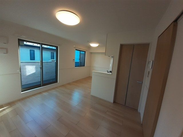 ��ʌ�����s�O�c�a�Q���ڂ̃A�p�[�g�̋��ԁE���r���O