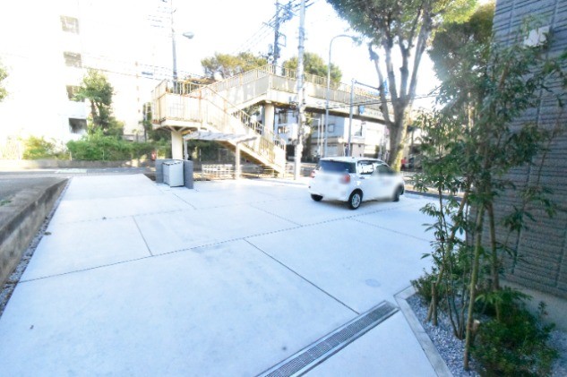 ��ʌ��������܎s������V�����Q���ڂ̃}���V�����̒��ԏ�