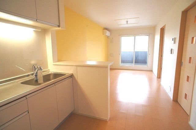 ��ʌ��������܎s�k��ʏ����̃A�p�[�g�̋��ԁE���r���O