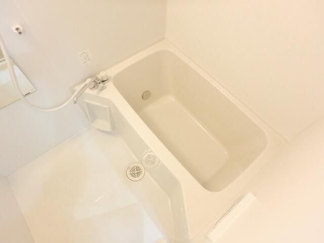 ��ʌ�����s�����J�Β��Q���ڂ̃A�p�[�g�̃o�X