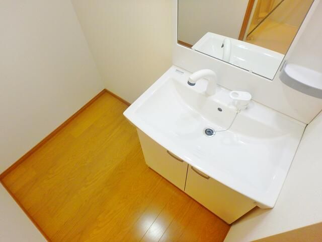 ��ʌ�����s�����J�Β��Q���ڂ̃A�p�[�g�̐��ʏ�